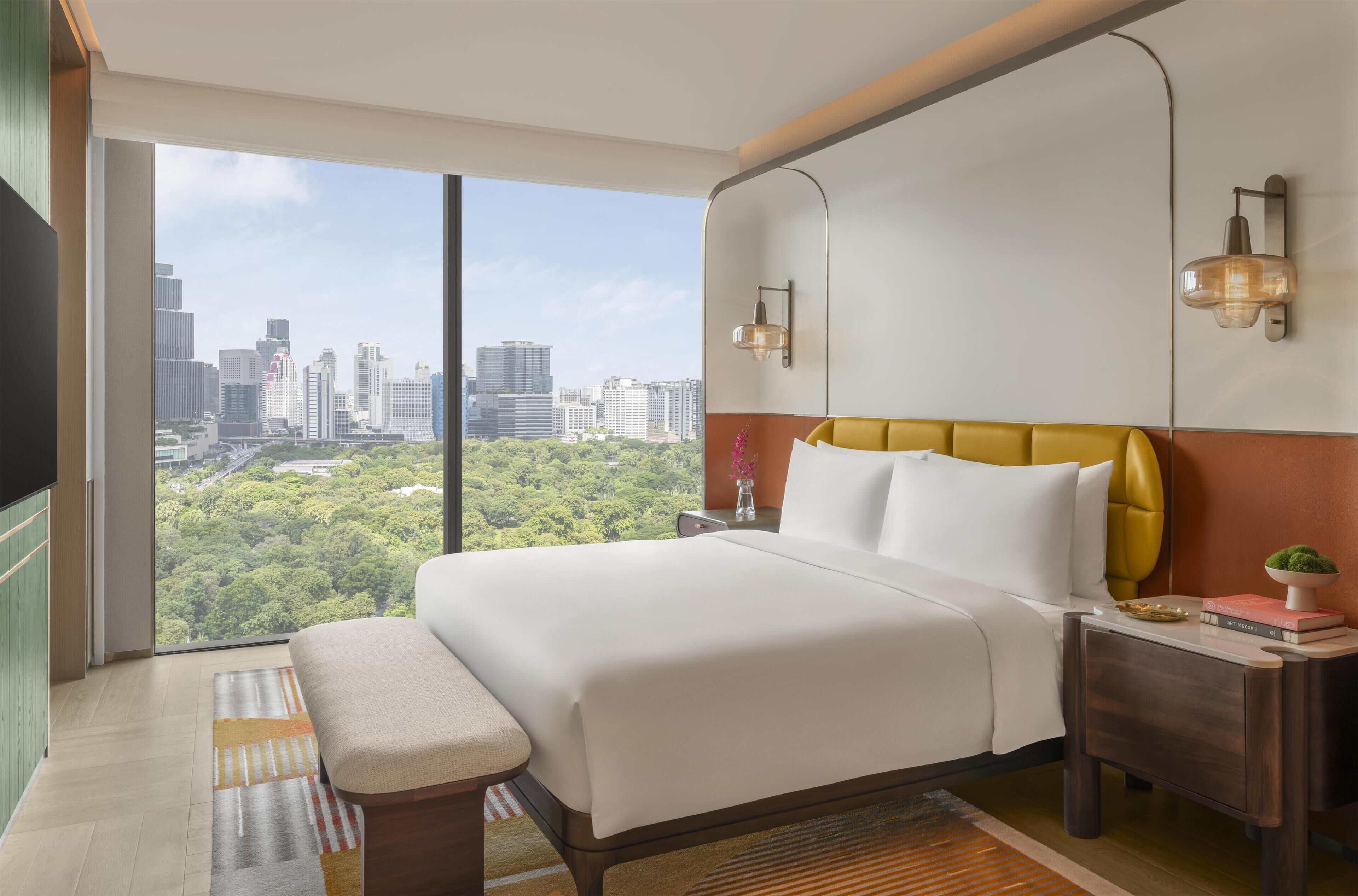 Sviitti, 1 suuri parisänky (Andaz) | Minibaari (osa tuotteista ilmaisia), tallelokero huoneessa, työpöytä