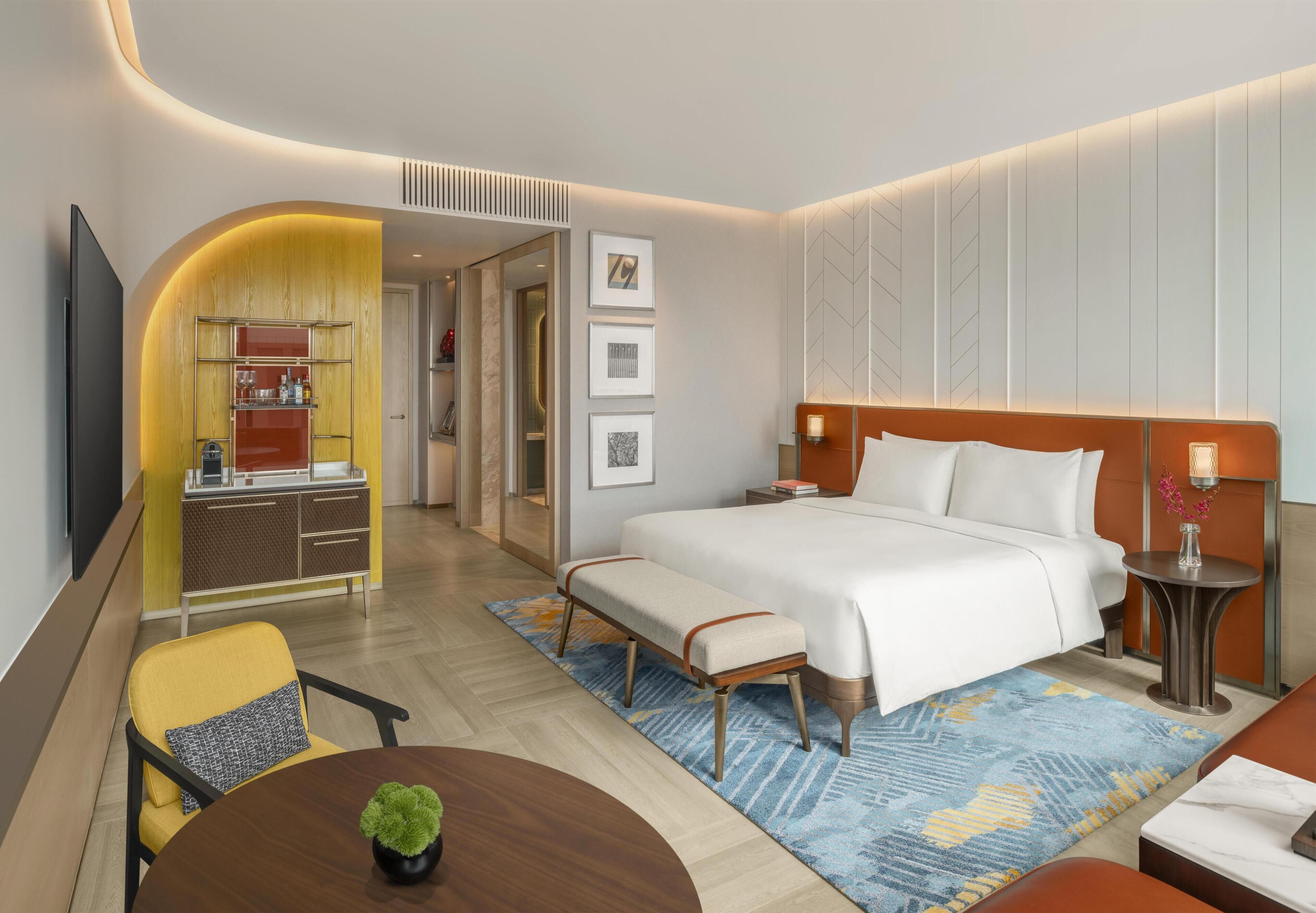 Room, 1 King Bed | Free minibar items, in-room safe, desk, laptop workspace