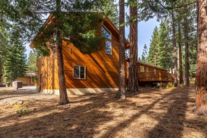 Exterior - North Shore cabin w/ forest views & private deck near King's Beach (Kings Beach)