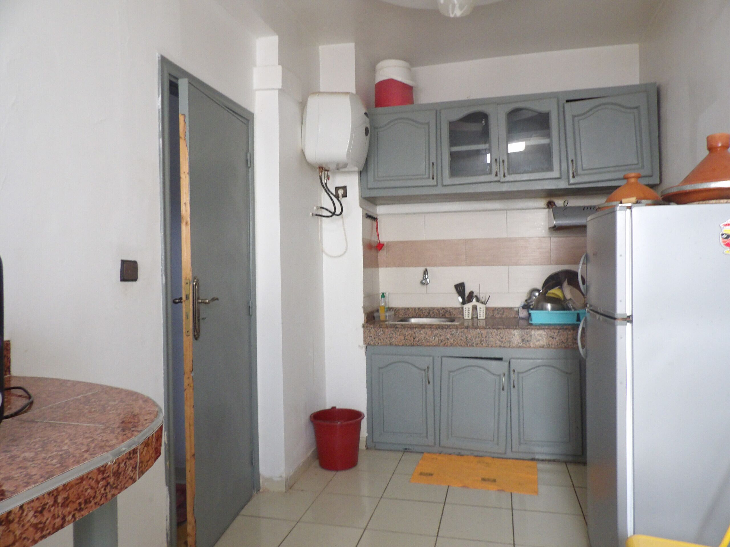 Fridge, oven, coffee/tea maker, cookware/dishes/utensils