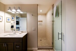 Hair dryer - Barnes Suite at 109 Main (Stowe)