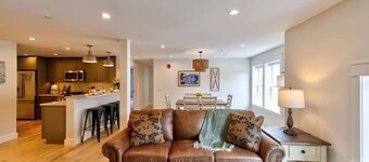 Harlow Suite at 109 Main