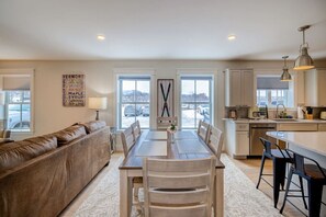 Interior - Cady Suite at 109 Main (Stowe)