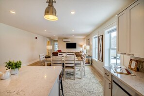 Dining - Cady Suite at 109 Main (Stowe)
