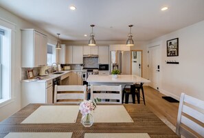 Dining - Cady Suite at 109 Main (Stowe)