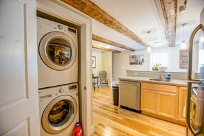 Interior - Mansfield Suite at 109 Main (Stowe)