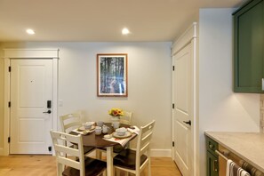 Dining - Worcester Suite at 109 Main (Stowe)