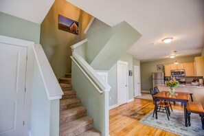 Interior - Sterling Suite at 109 Main (Stowe)