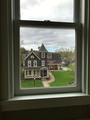 Interior - Sterling Suite at 109 Main (Stowe)