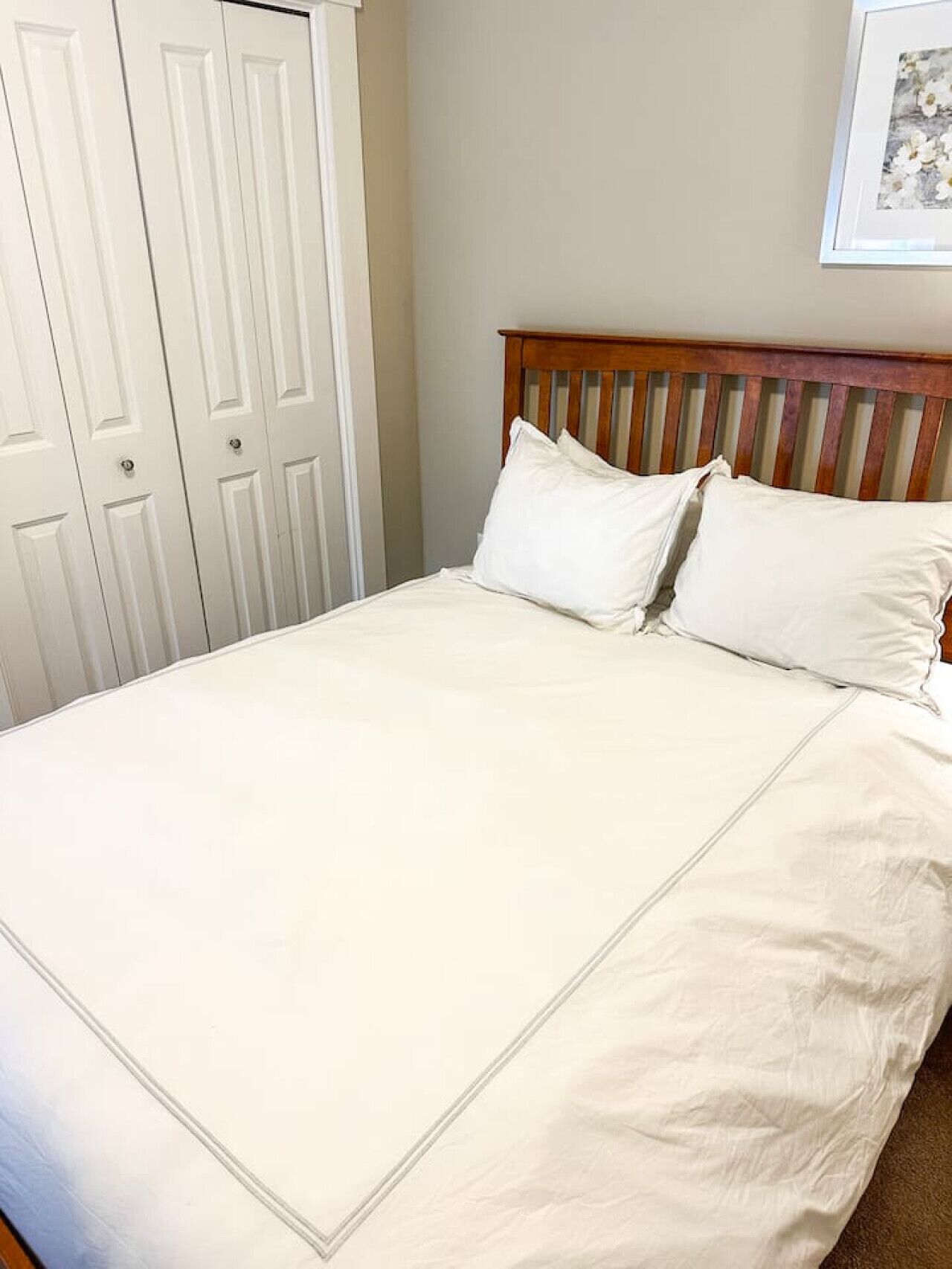 Iron/ironing board, WiFi, bed sheets