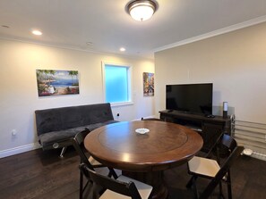 Interior - Private In-Law Suite with Kitchenette in Sunnyvale next to Park (Sunnyvale)