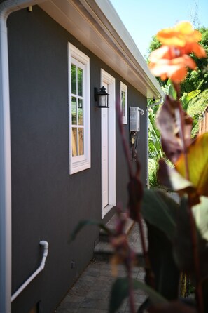 تفاصيل الفندق من الخارج