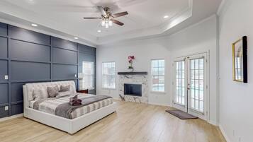 4 bedrooms, iron/ironing board, Internet, bed sheets