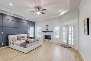 4 dormitorios, tabla de planchar con plancha, Internet y ropa de cama