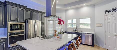 Mikrowelle, Ofen, Herdplatte, Geschirrspüler