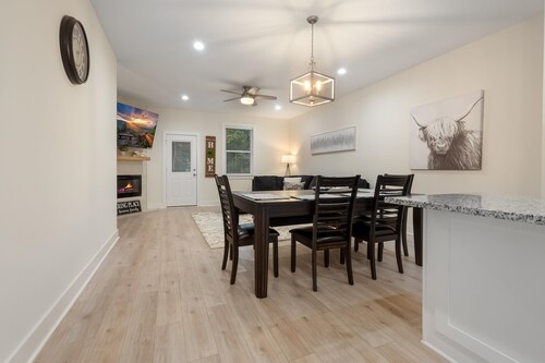 [3B/3B]: Superb new house with patio in Tallahassee [1577-4]