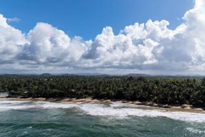 近隣のプライベートビーチ、ビーチタオル