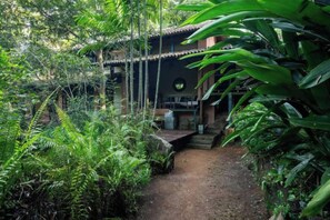 Unclassified image, 2 of 28, button - Sama Retreats (Galle)