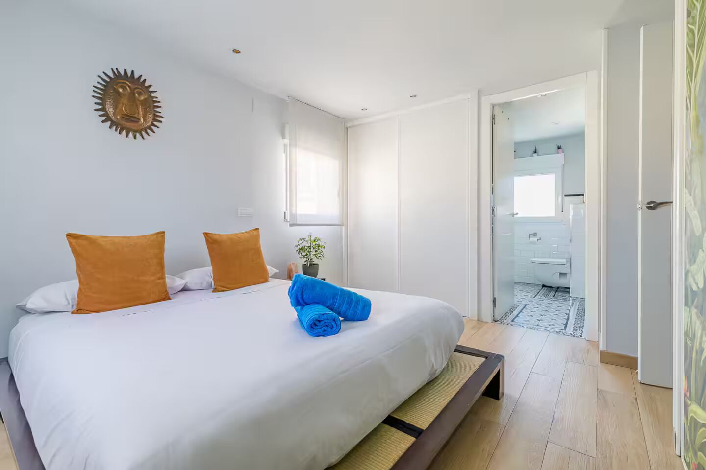 2 多间卧室、熨斗/熨衣板、WiFi、床单