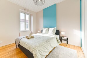 4 chambres, fer et planche à repasser, Wi-Fi gratuit, draps fournis