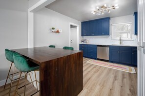 Dining - A unique 2BR, 1.5BA retreat in Norman—perfectly positioned between OU & Main St. (Norman)