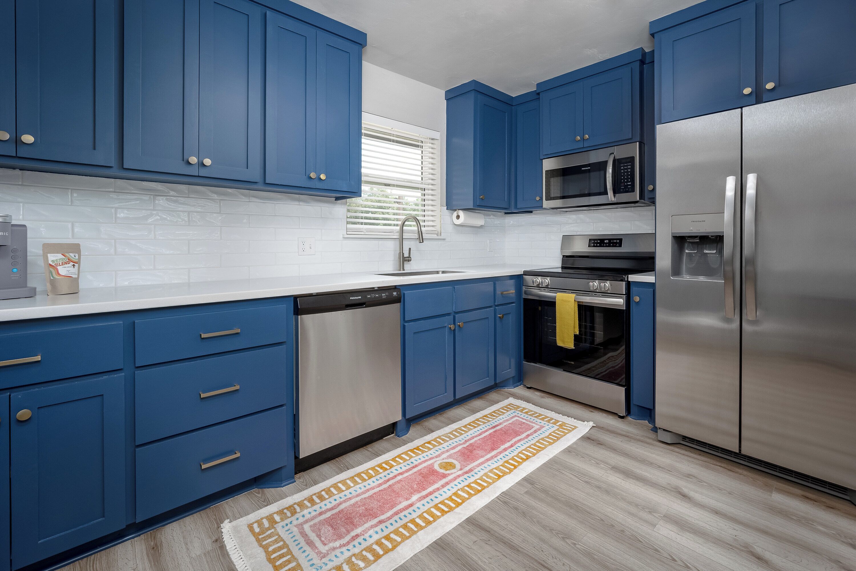 Mikroaaltouuni, uuni, liesi, astianpesukone