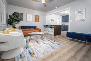 TV - A unique 2BR, 1.5BA retreat in Norman—perfectly positioned between OU & Main St. (Norman)