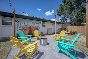 Terrace/patio - A unique 2BR, 1.5BA retreat in Norman—perfectly positioned between OU & Main St. (Norman)