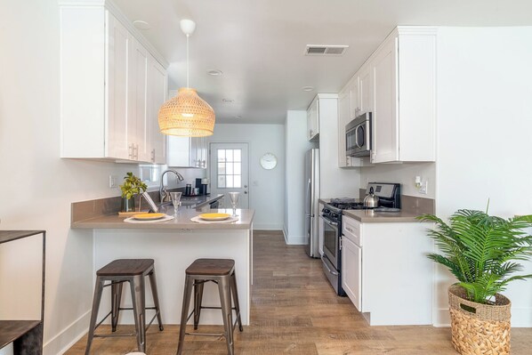 Microwave, oven, stovetop, dishwasher