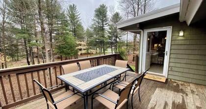 Chalet Close to Ski-Snowboard-Tubing with Hot Tub & Game Room
