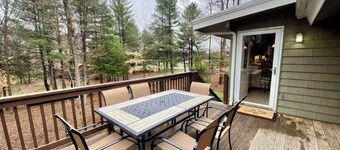 Chalet Close to Ski-Snowboard-Tubing with Hot Tub & Game Room