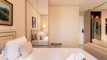 Studio | Blackout curtains, iron/ironing board, free WiFi