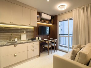 Estúdio | Cortinas blackout, ferros/tábuas de passar roupa, Wi-Fi de cortesia