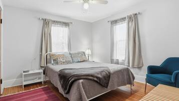 3 chambres, fer et planche à repasser, Wi-Fi, draps fournis