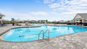 Outdoor pool, a heated pool