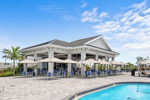 Outdoor pool, a heated pool - “La Mariposa Retreat” - New 3B/3B Luxury Golf Getaway with Pool, Spa and Office (Ave Maria)