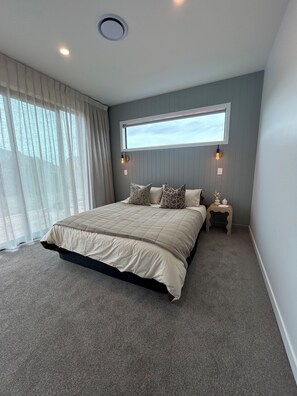 4 Schlafzimmer, Bügeleisen/Bügelbrett, WLAN, Bettwäsche