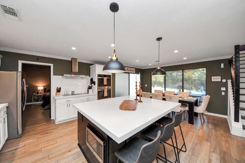 Luxurious Modern Retreat | 8BR Pool + Arcade