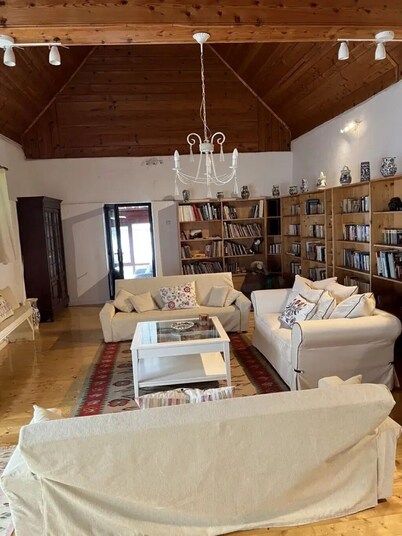 Casa Veronica + Barn