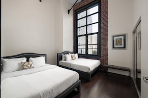 2 habitaciones, tabla de planchar con plancha y acceso a internet