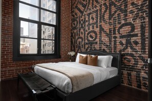 2 bedrooms, iron/ironing board, internet, bed sheets