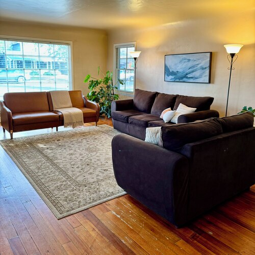 The Lenox House
Come and Stay