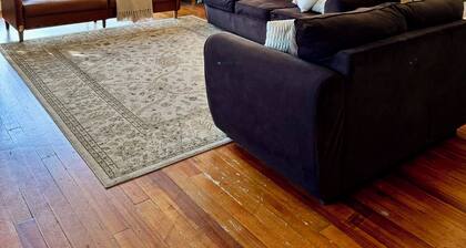 The Lenox House
Come and Stay