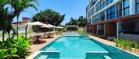 Estúdio | Piscina | 2 piscinas externas