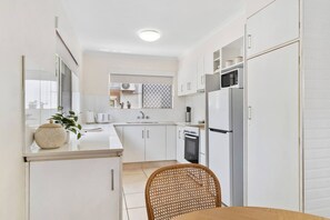 Fridge, microwave, oven, stovetop - Monaco Escape Seaside Stay near Dining and Nightlife (Surfers Paradise)