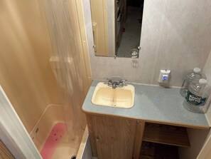 Bathroom - Nice RV with AC in charming Oneonta (Oneonta)