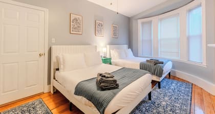 Steps to MIT-Walk to Train,4BDS/1.5B 2-Free Parking, Near Boston & Harvard