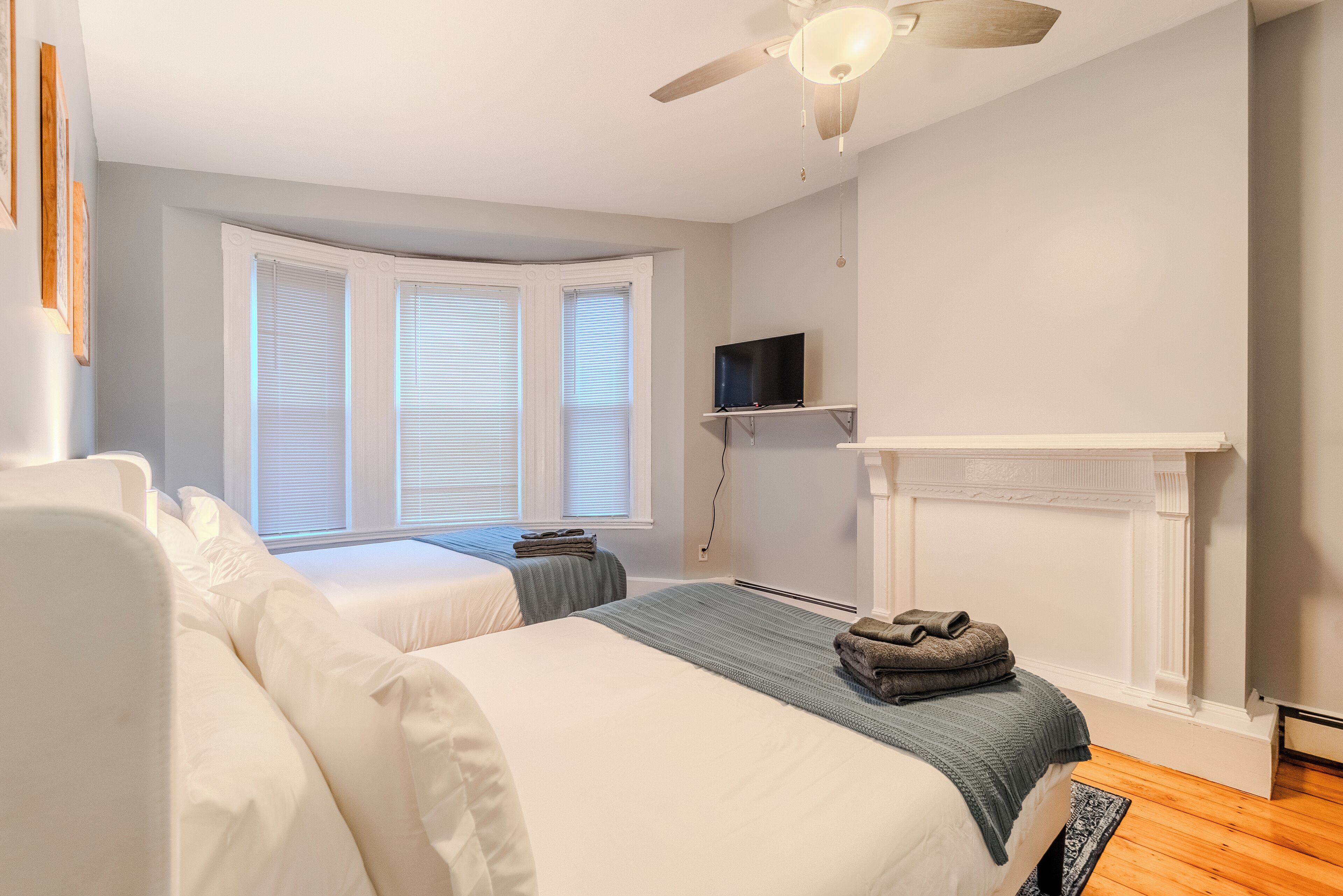 3 bedrooms, desk, iron/ironing board, free WiFi