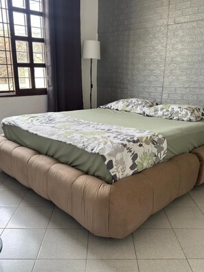 Double Room, Garden View | Blackout drapes, iron/ironing board, free WiFi - Neoma Houses  (Cali)