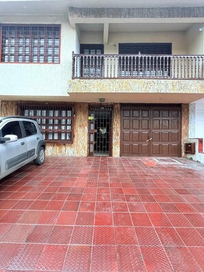 Property grounds - Neoma Houses  (Cali)